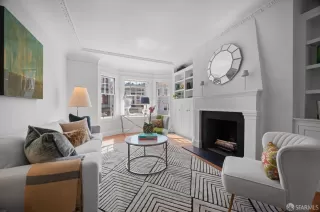 Photo #4: 424043979 Listing