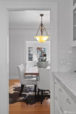 Photo #5: 424043979 Listing