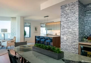 Photo #5: 424045225 Listing