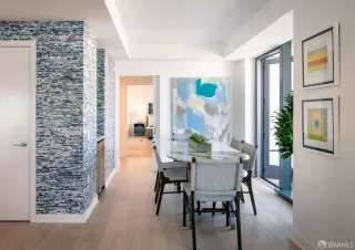 Photo #6: 424045225 Listing