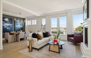 Photo #1: 424045382 Listing