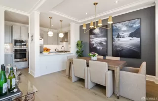 Photo #6: 424045382 Listing