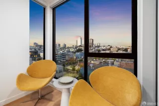 Photo #6: 424045442 Listing