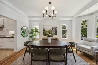 Photo #6: 424045506 Listing