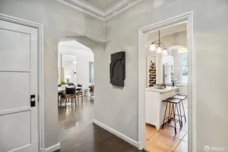 Photo #3: 424045712 Listing