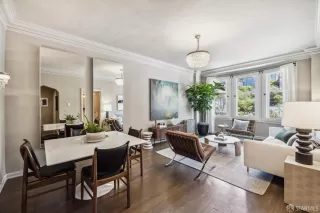 Photo #4: 424045712 Listing