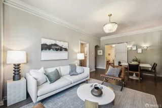 Photo #6: 424045712 Listing