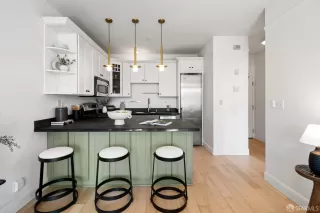 Photo #6: 424046150 Listing