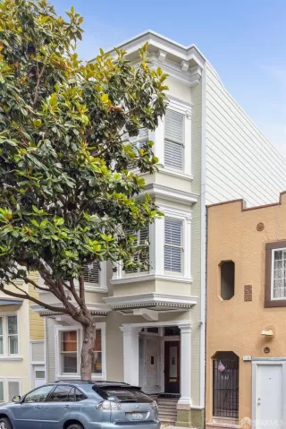 Photo #1: 424046180 Listing 