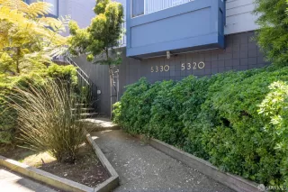 Photo #3: 424046386 Listing 