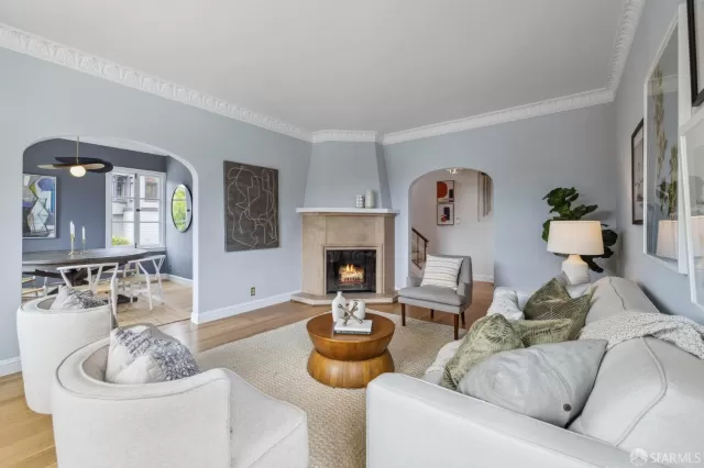 MLS: 424047075 Condo For Sale