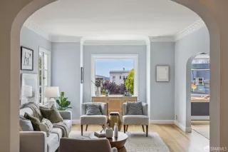 Photo #5: 424047075 Listing 