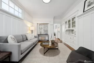 Photo #3: 424048012 Listing