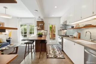 Photo #5: 424048301 Listing