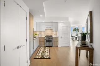 Photo #5: 424048356 Listing