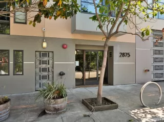 Photo #4: 424048395 Listing