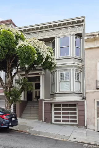 Photo #4: 424048409 Listing