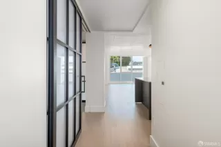 Photo #2: 424048736 Listing