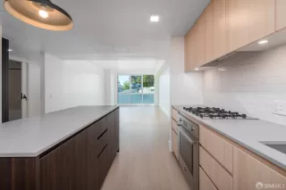 Photo #4: 424048736 Listing