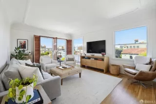 Photo #1: 424048884 Listing