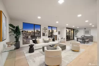 Photo #3: 424049105 Listing