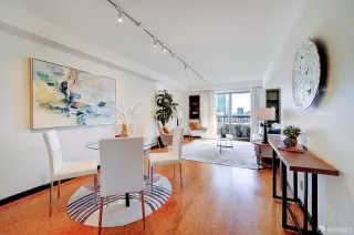 Photo #3: 424049770 Listing