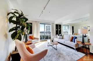 Photo #4: 424049770 Listing