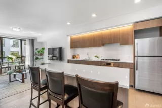 Photo #3: 424049781 Listing 