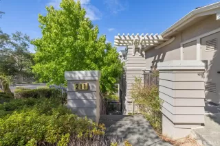 Photo #3: 424050113 Listing