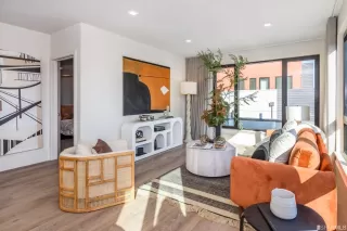 Photo #2: 424050182 Listing