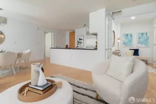 Photo #5: 424050213 Listing