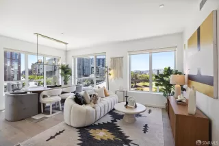 Photo #2: 424050428 Listing