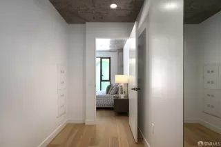 Photo #6: 424050885 Listing