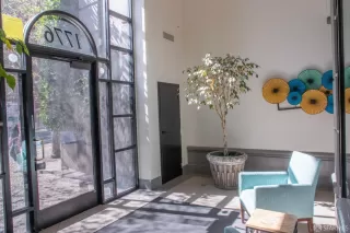 Photo #2: 424051294 Listing