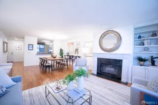 Photo #6: 424051294 Listing