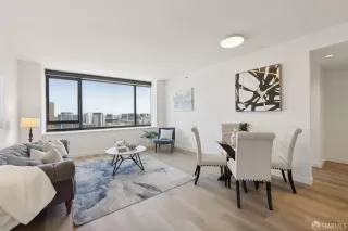 Photo #4: 424051382 Listing 