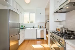 Photo #2: 424051437 Listing