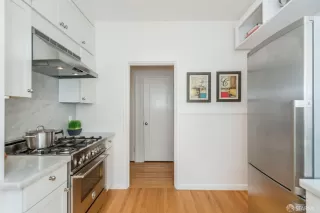 Photo #4: 424051437 Listing