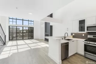 Photo #2: 424051469 Listing