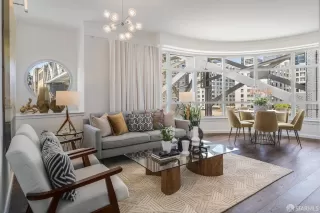 Photo #5: 424051619 Listing