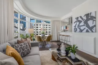 Photo #6: 424051619 Listing