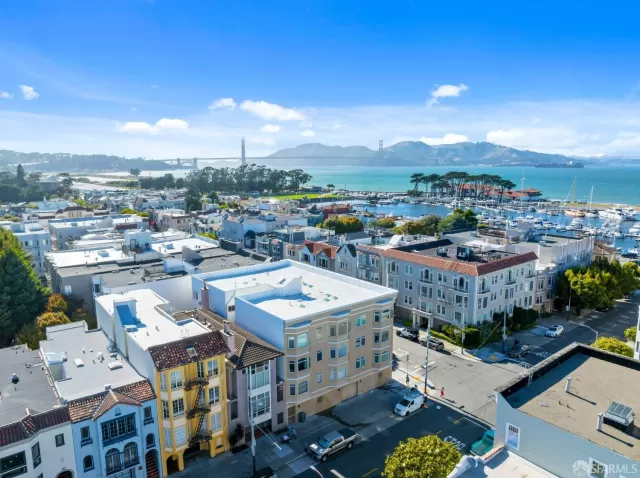 MLS: 424052073 Condo For Sale