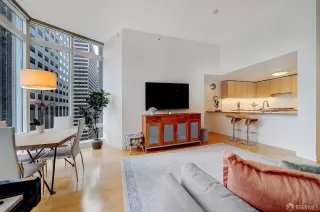 Photo #3: 424052999 Listing