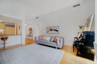 Photo #4: 424052999 Listing