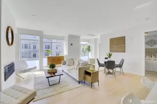 Photo #2: 424053072 Listing