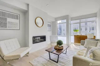 Photo #5: 424053072 Listing