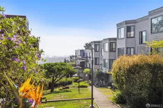 Photo #5: 424053125 Listing