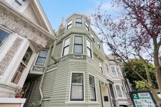 Photo #2: 424053386 Listing