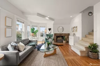 Photo #3: 424053386 Listing