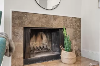 Photo #5: 424053386 Listing